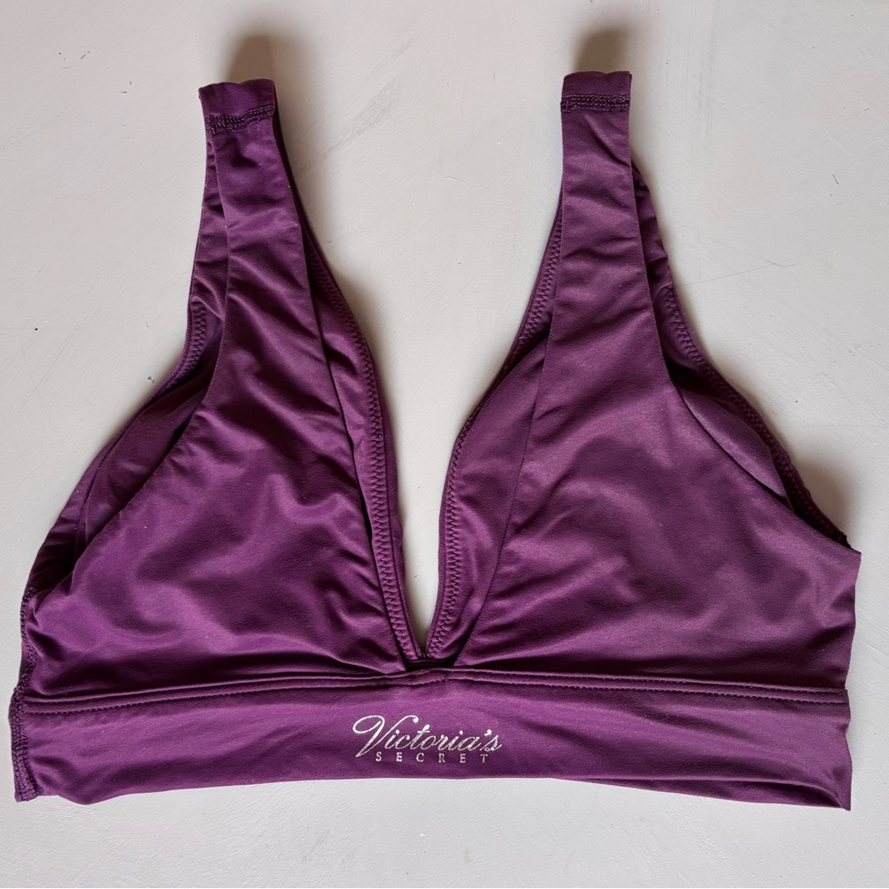 VICTORIA’S SECRET Incredible Deep V Plunge Bralette Wireless Triangle Sporty Bra